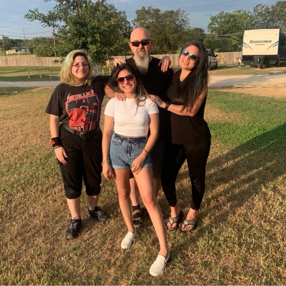 LIKE AND SHARE, GET NOTIFIED WHEN I GO LIVE - Picture 15 of 16